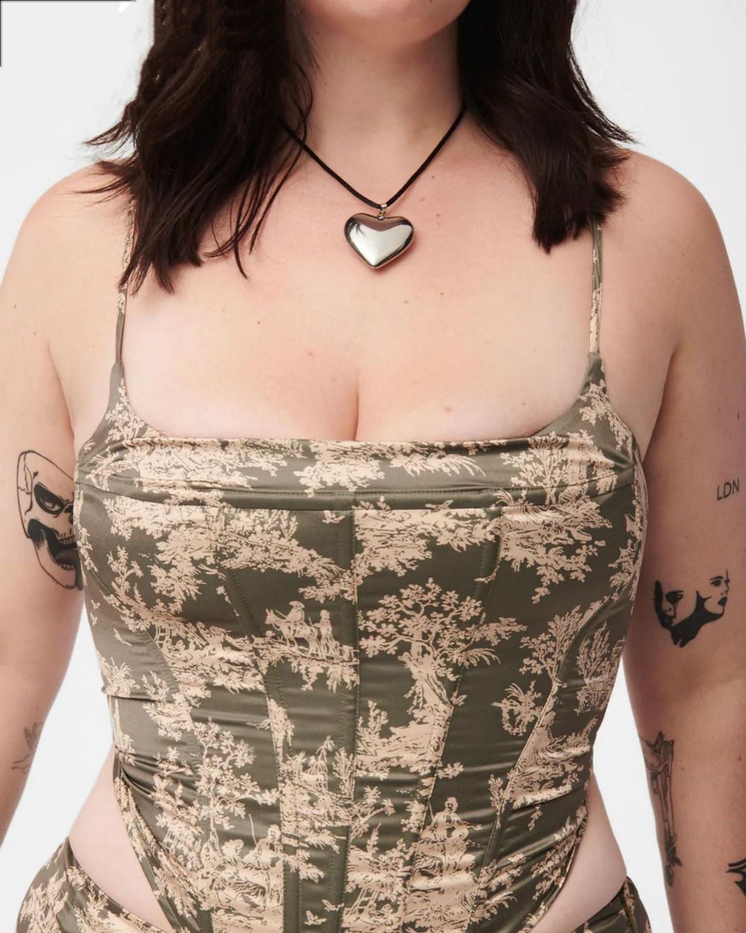 Wholesale Large Heart Pendant Alloy Necklaces