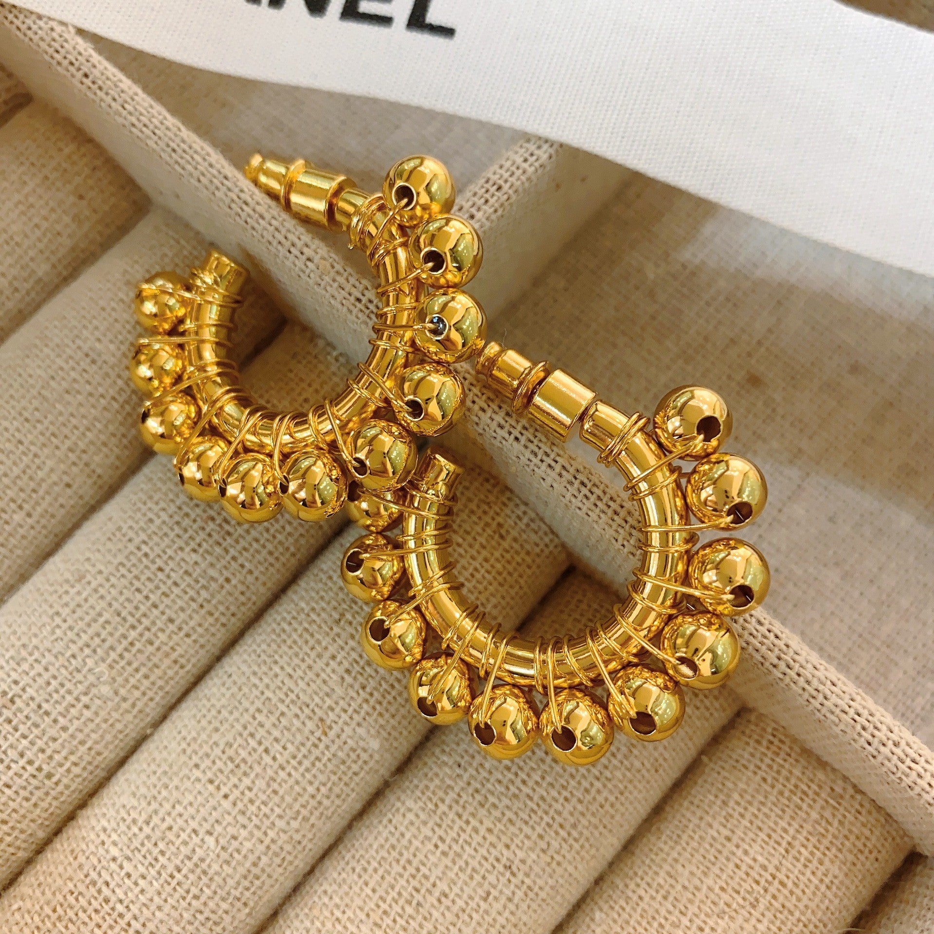 Wholesale C-shaped metal heavy duty vintage earrings