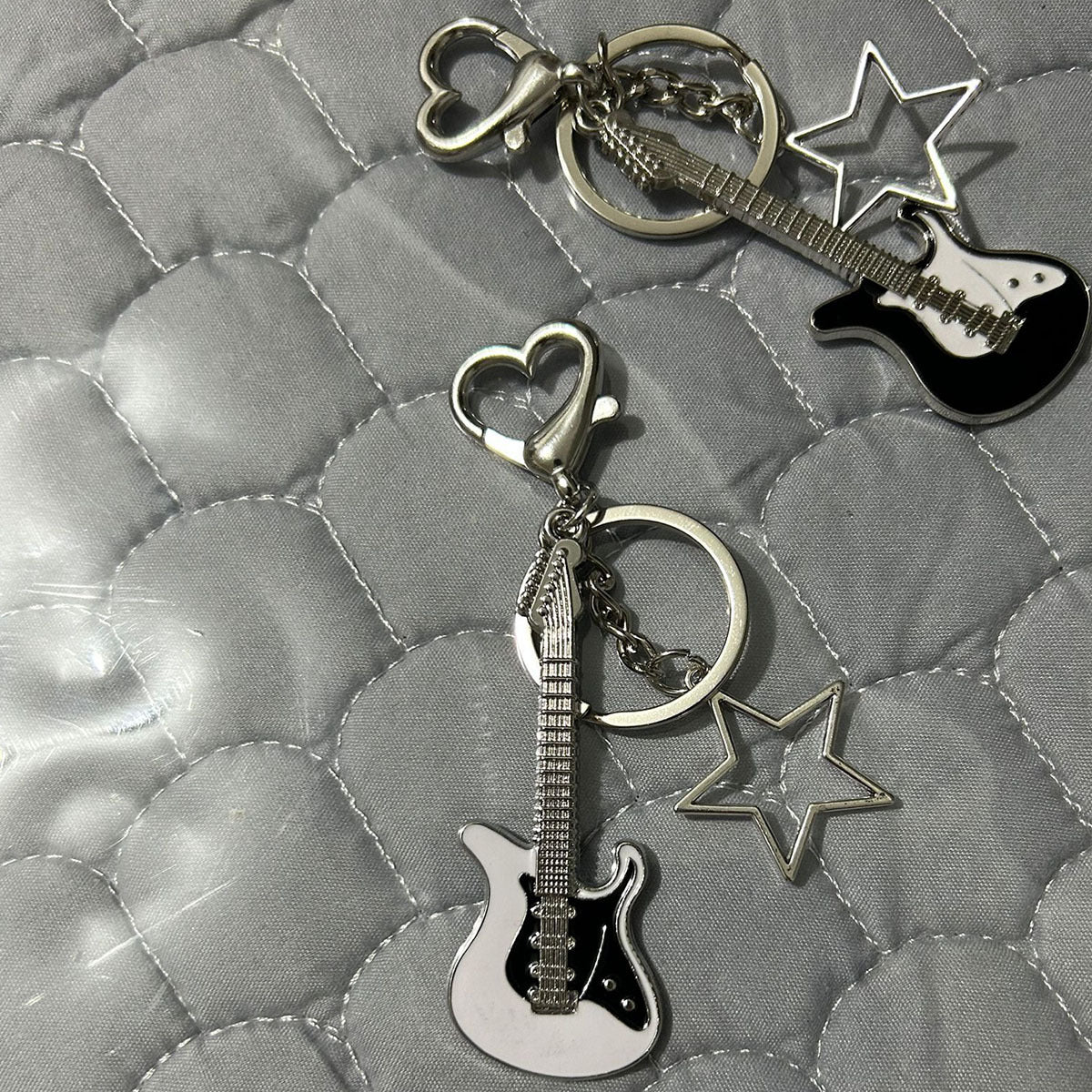 Wholesale Y2K Guitar Pentagram Zinc Alloy Keychain