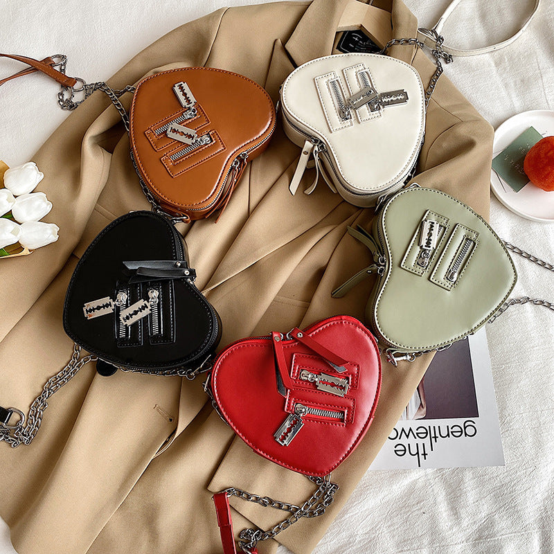 Wholesale PU Heart Chain Messenger Bag