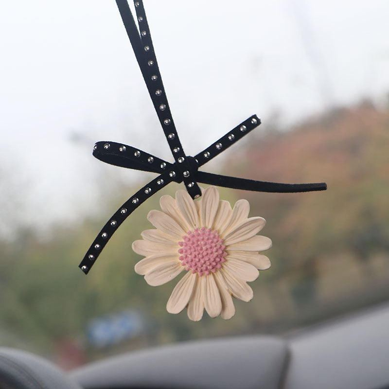Wholesale Daisy Car Fragrance Expanding Stones Pendant