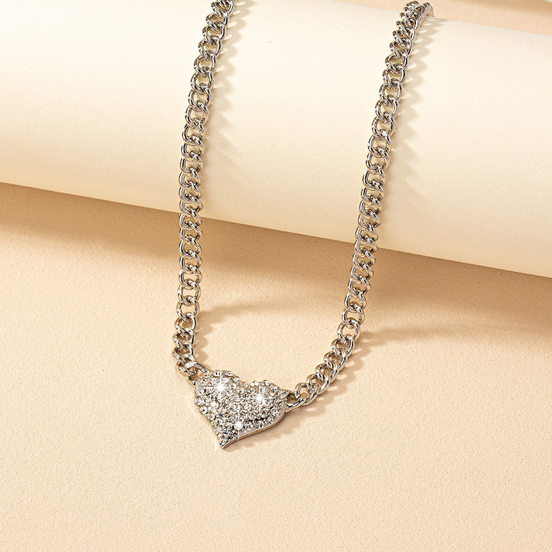Wholesale Full Diamond Retro Heart Shaped Necklace Collarbone Chain