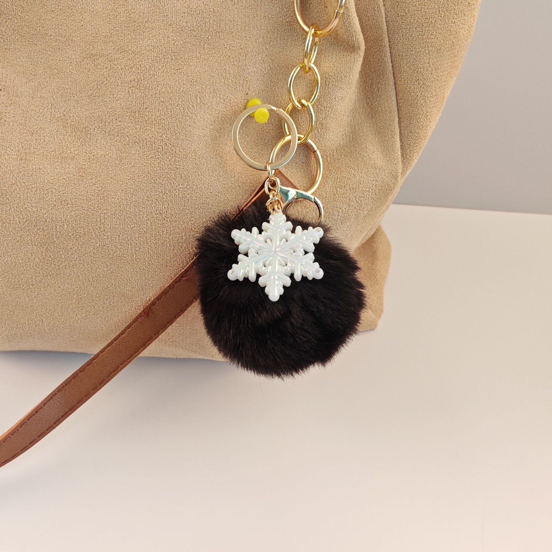 Wholesale Snowflake fur ball keychain