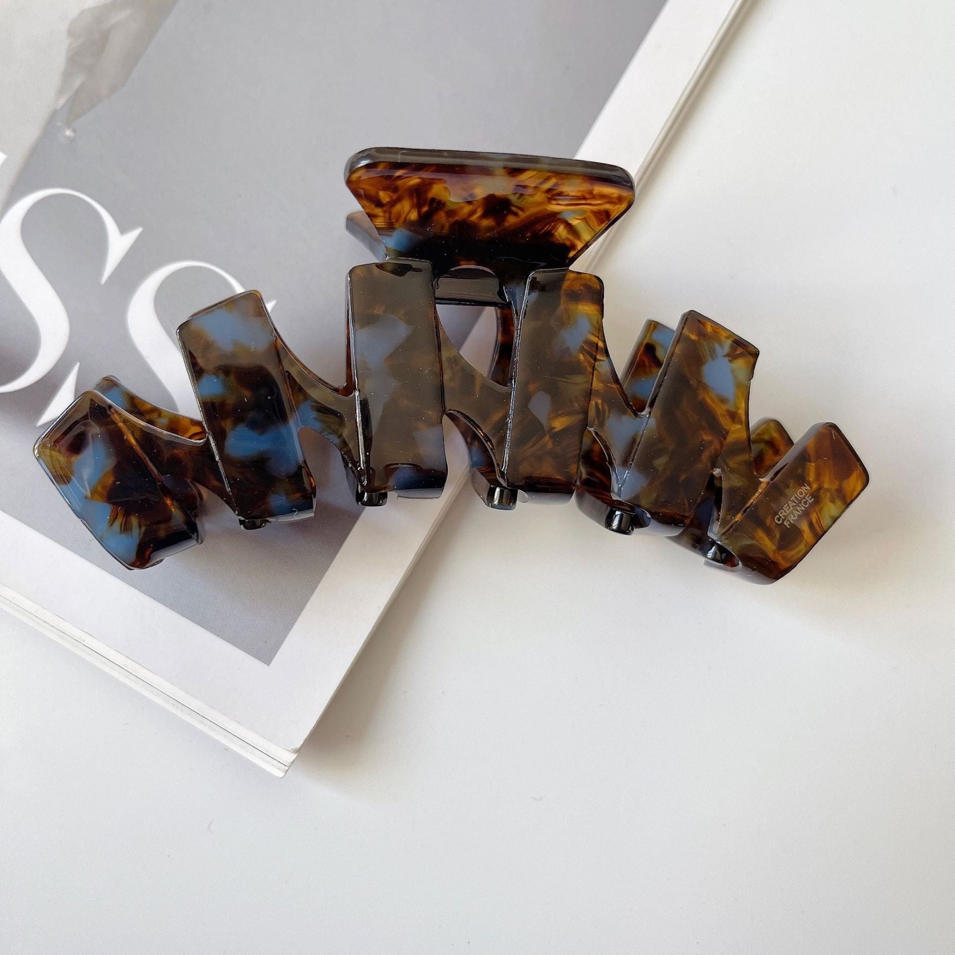 Wholesale Acetate Large Geometric Versatile Shark Clip