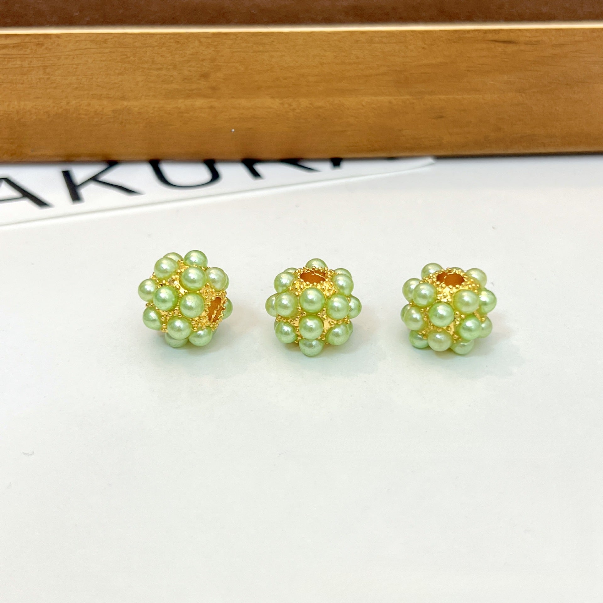 Wholesale 5PCS Alloy Imitation Pearl Balls with Straight Holes and Colored String Beads