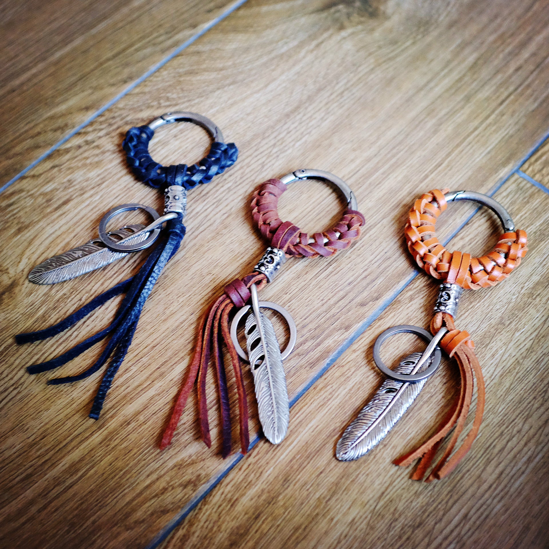 Wholesale Cowhide Woven Leaf Pendant Creative Keychain