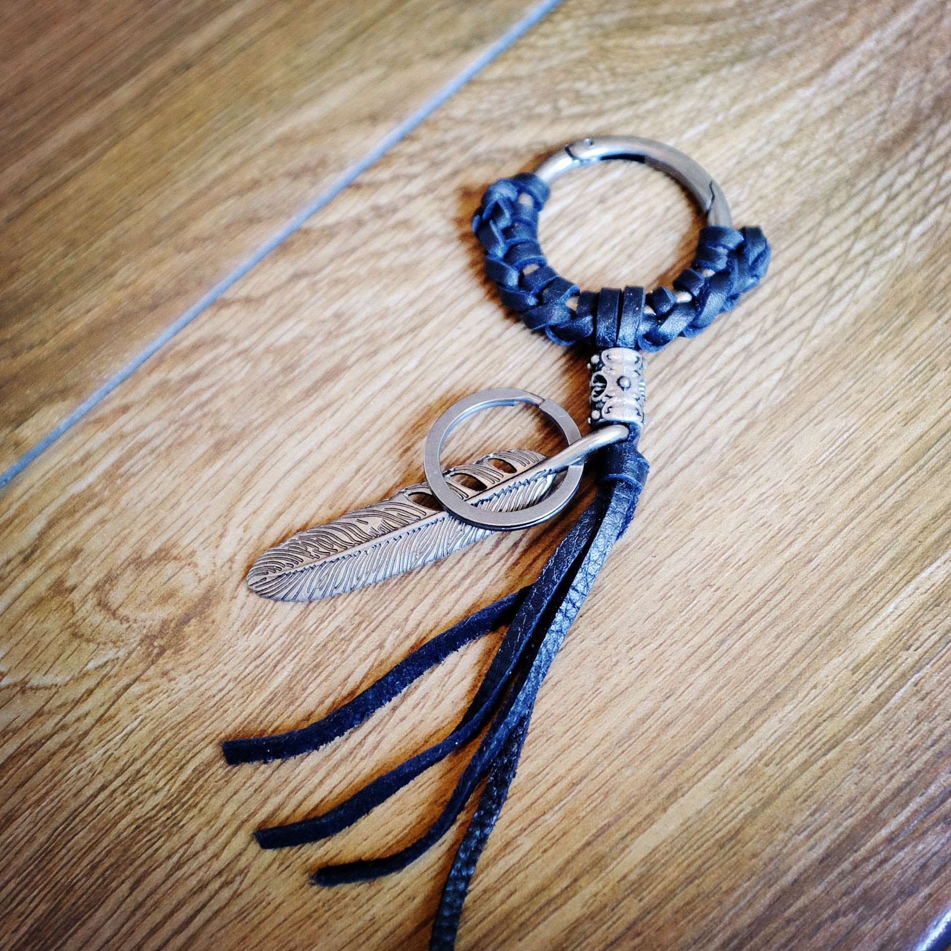 Wholesale Cowhide Woven Leaf Pendant Creative Keychain