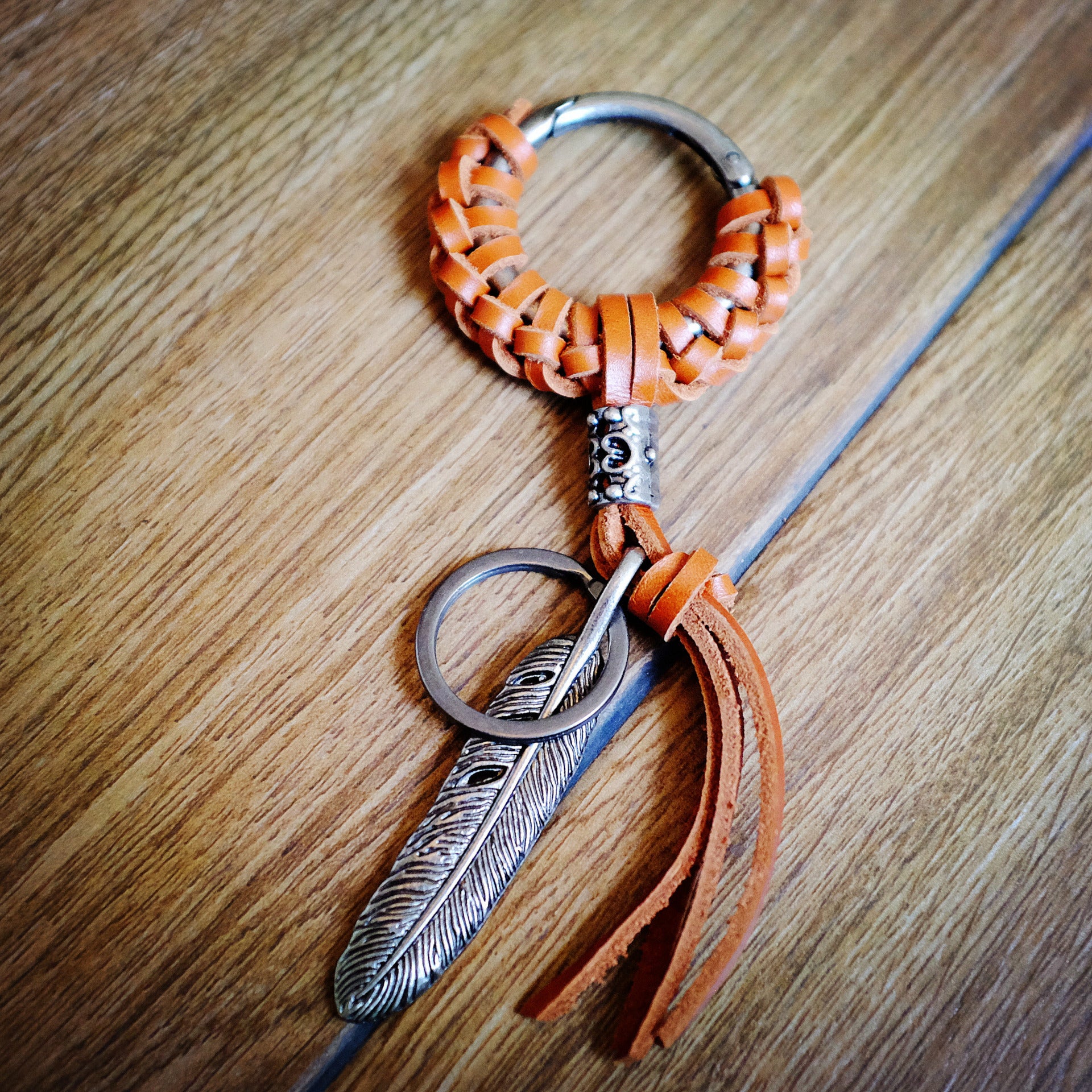 Wholesale Cowhide Woven Leaf Pendant Creative Keychain