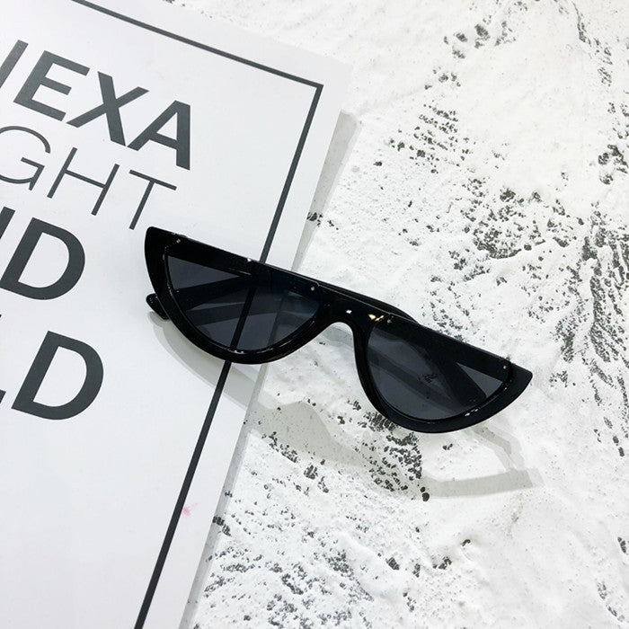 Wholesale Small Frame Retro Cat Eye PC Sunglasses