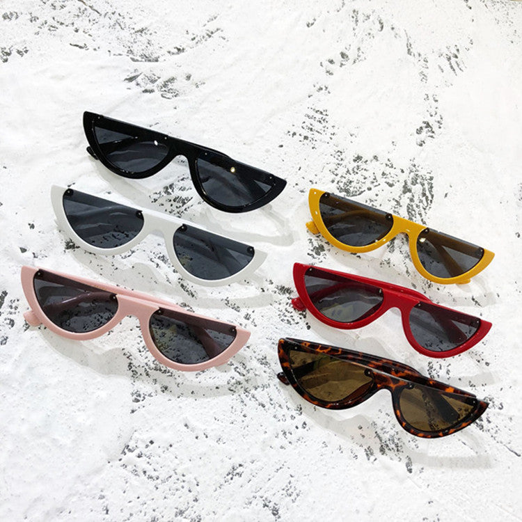 Wholesale Small Frame Retro Cat Eye PC Sunglasses