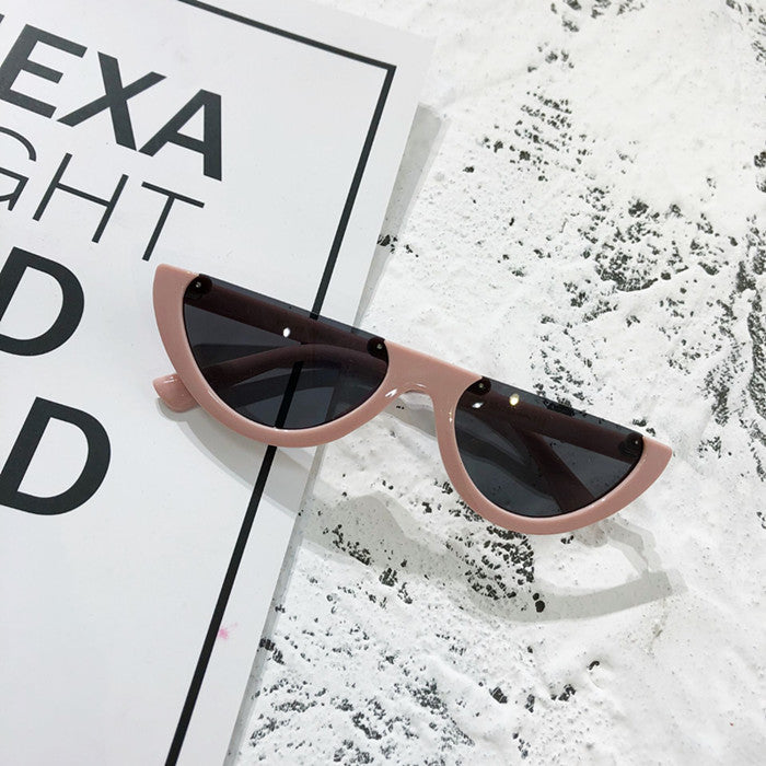 Wholesale Small Frame Retro Cat Eye PC Sunglasses