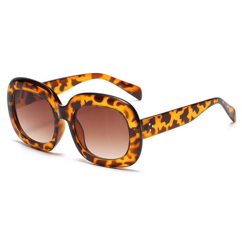 Wholesale PC Rivet Wide Brim Sunglasses