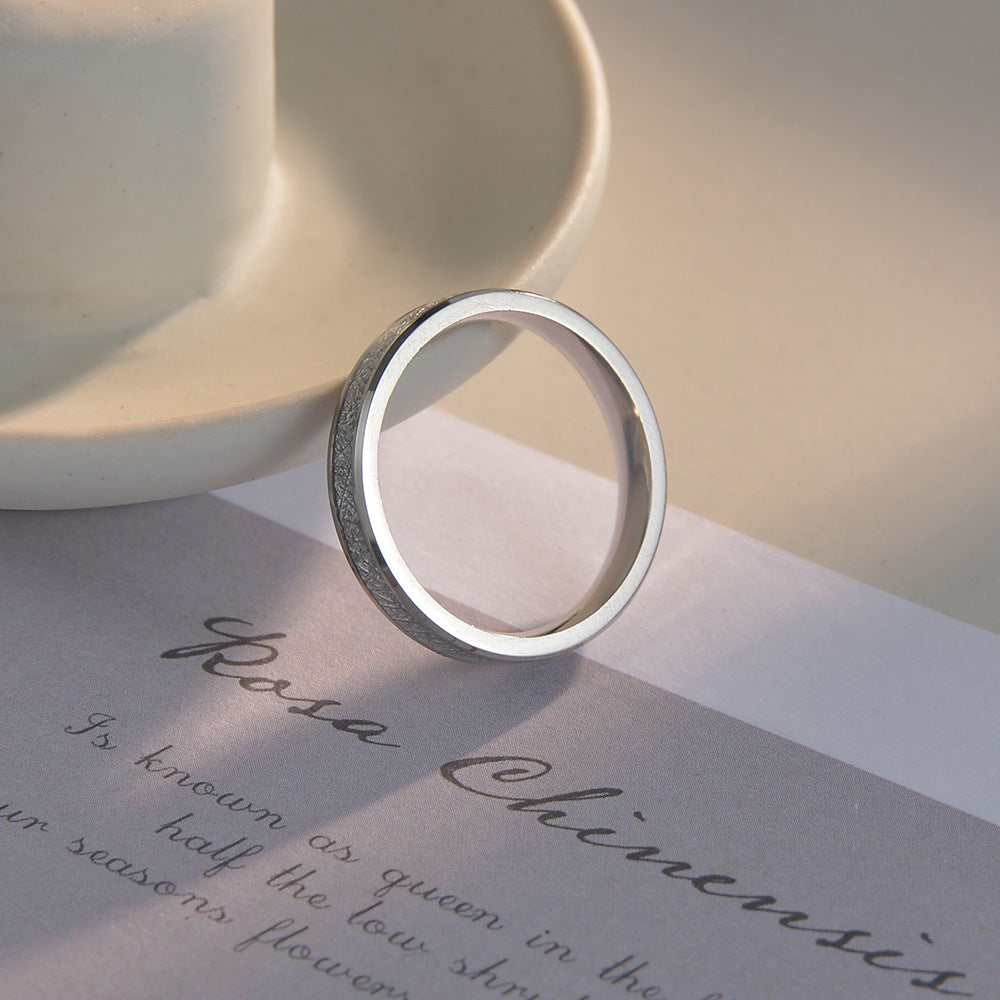 Anillos de acero de titanio de 4 mm con incrustaciones de lámina de seda de hielo al por mayor