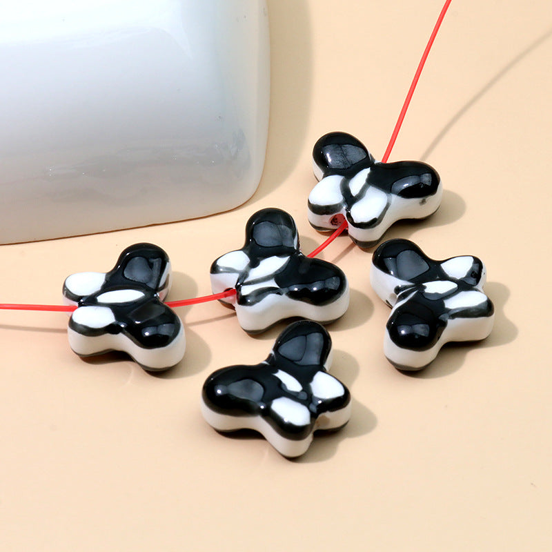 Color al por mayor Peeds de la cadena de cerámica de mariposa pintada a mano.