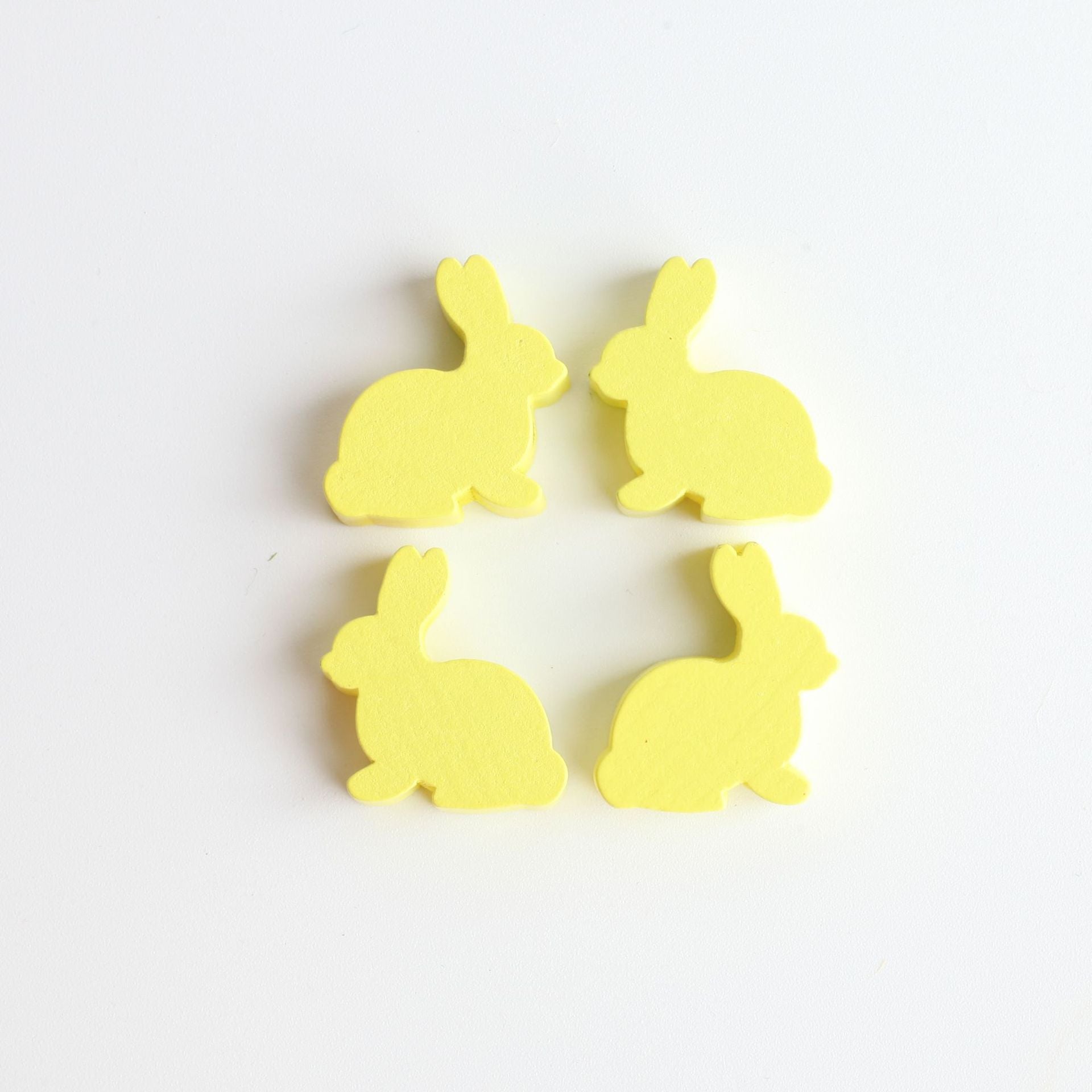 Venta al por mayor 24*25*8mm 10 Uds cuentas de madera de conejito de Pascua