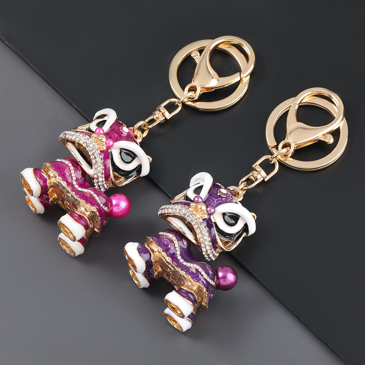 Wholesale Alloy Drip Oil Diamond Lion Dance Keychain