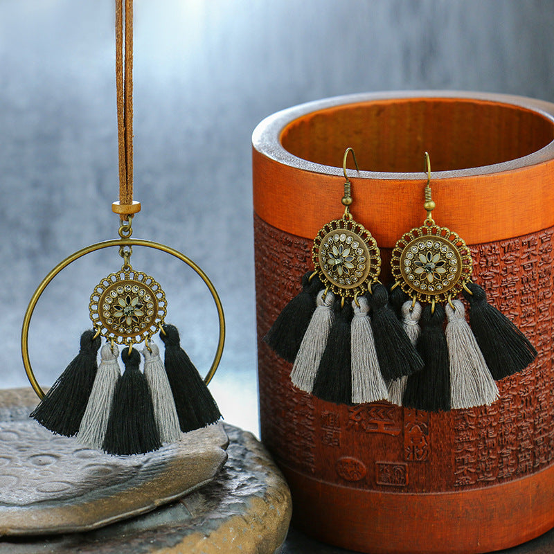 Wholesale Vintage Flower Alloy Earrings Necklaces Set