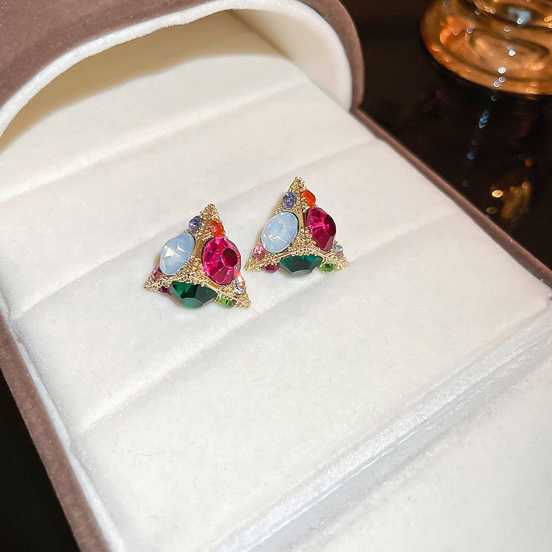 Pendientes de aleación de triángulo de circón de color aguja de plata al por mayor