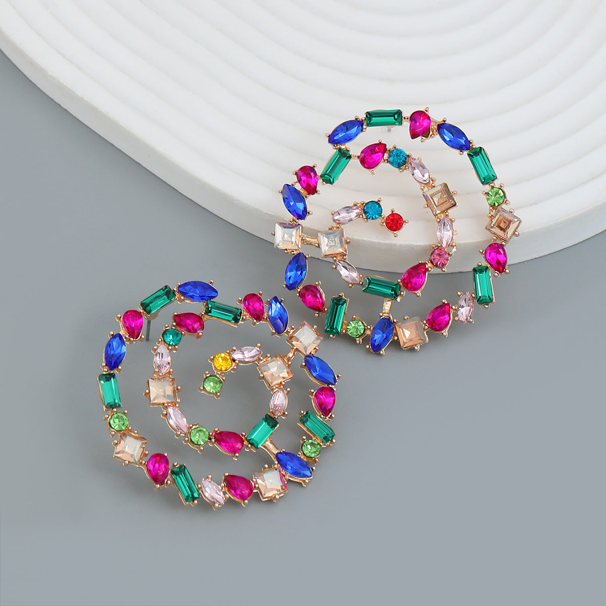 Pendientes de aleación de espiral de diamantes al por mayor