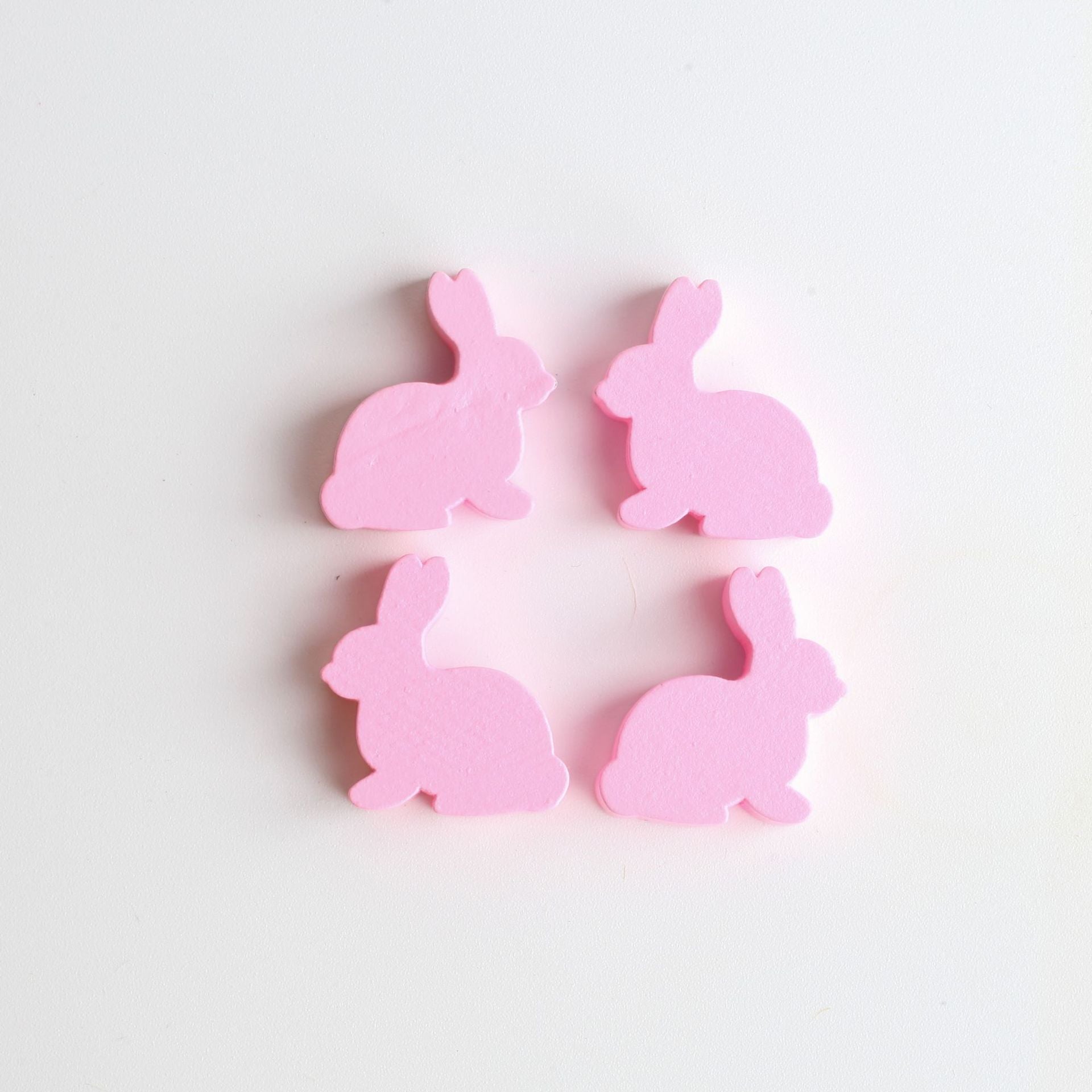 Venta al por mayor 24*25*8mm 10 Uds cuentas de madera de conejito de Pascua