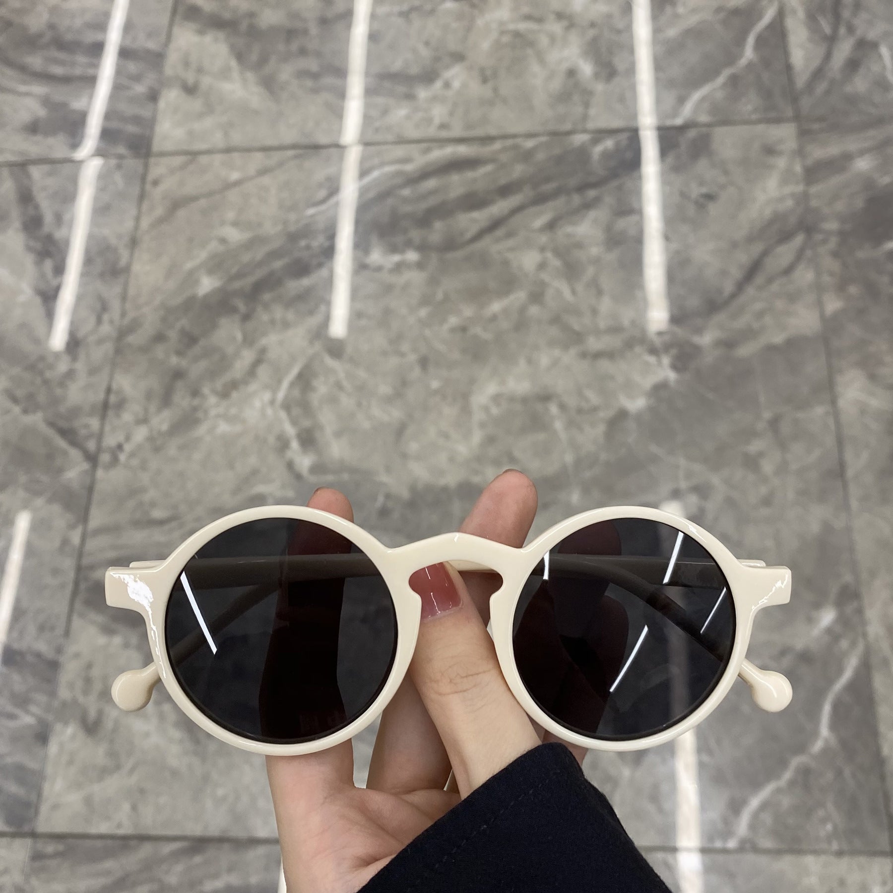 Wholesale Round Retro Cute PC Women's Sunglasses