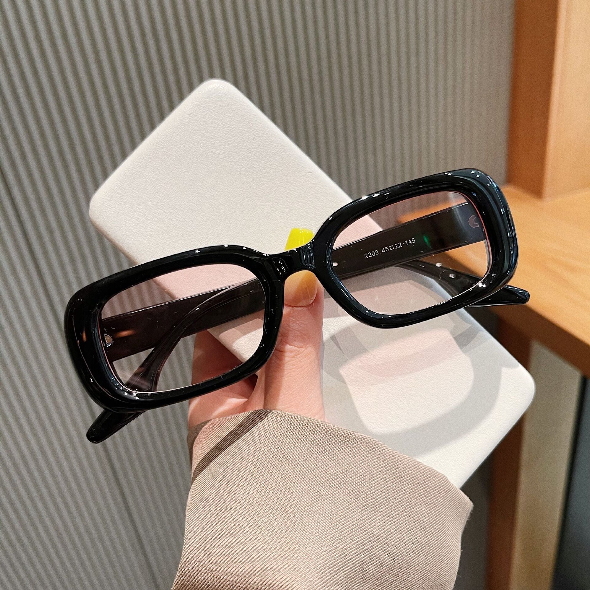 Wholesale PC Box UV-proof Women's Sunglasses