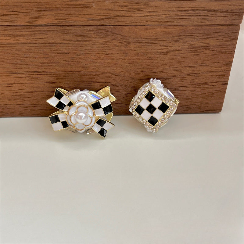 Wholesale Black and White Checkerboard Bow Square Diy Beads