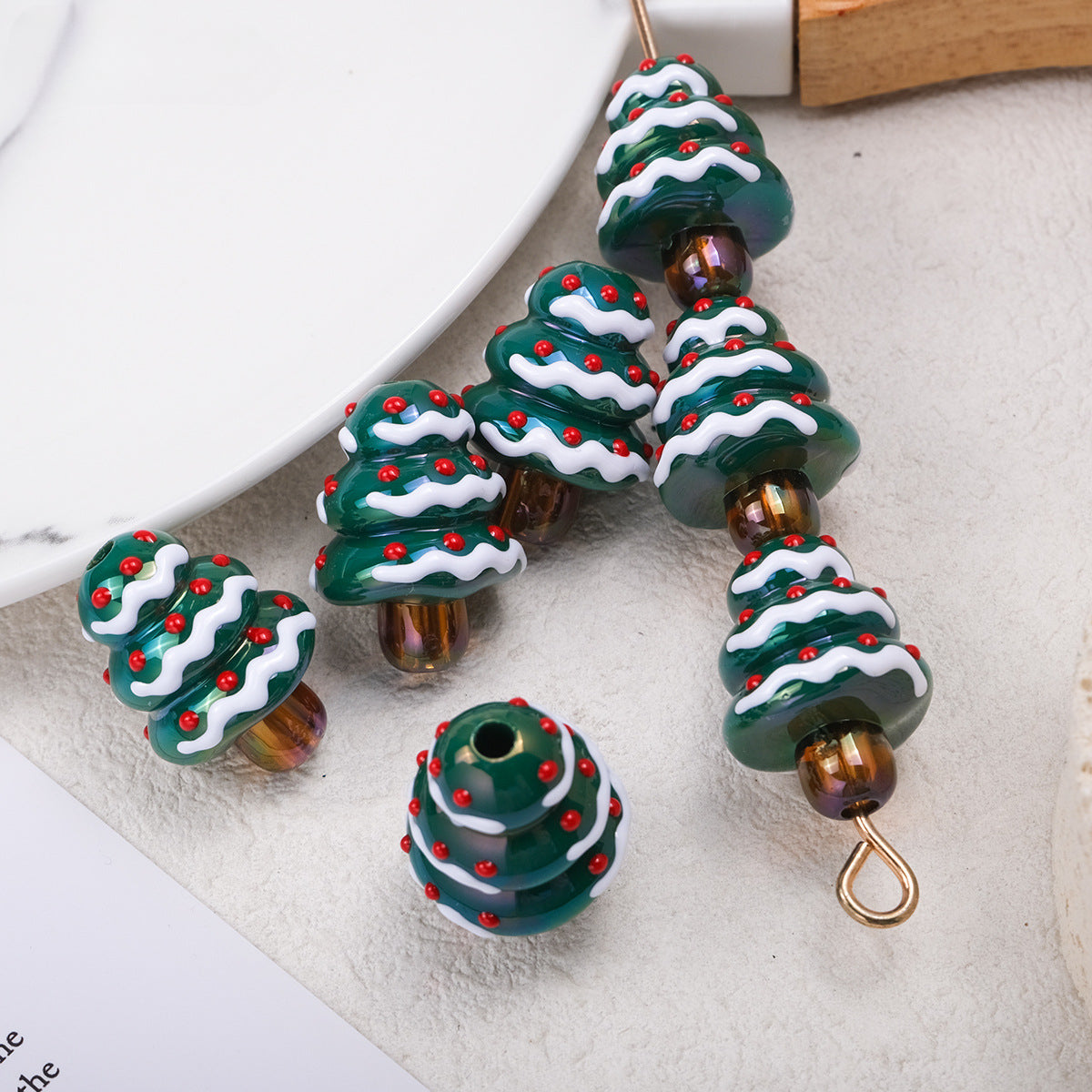 Wholesale Graffiti Christmas Tree Perforated Acrylic DIY Beads