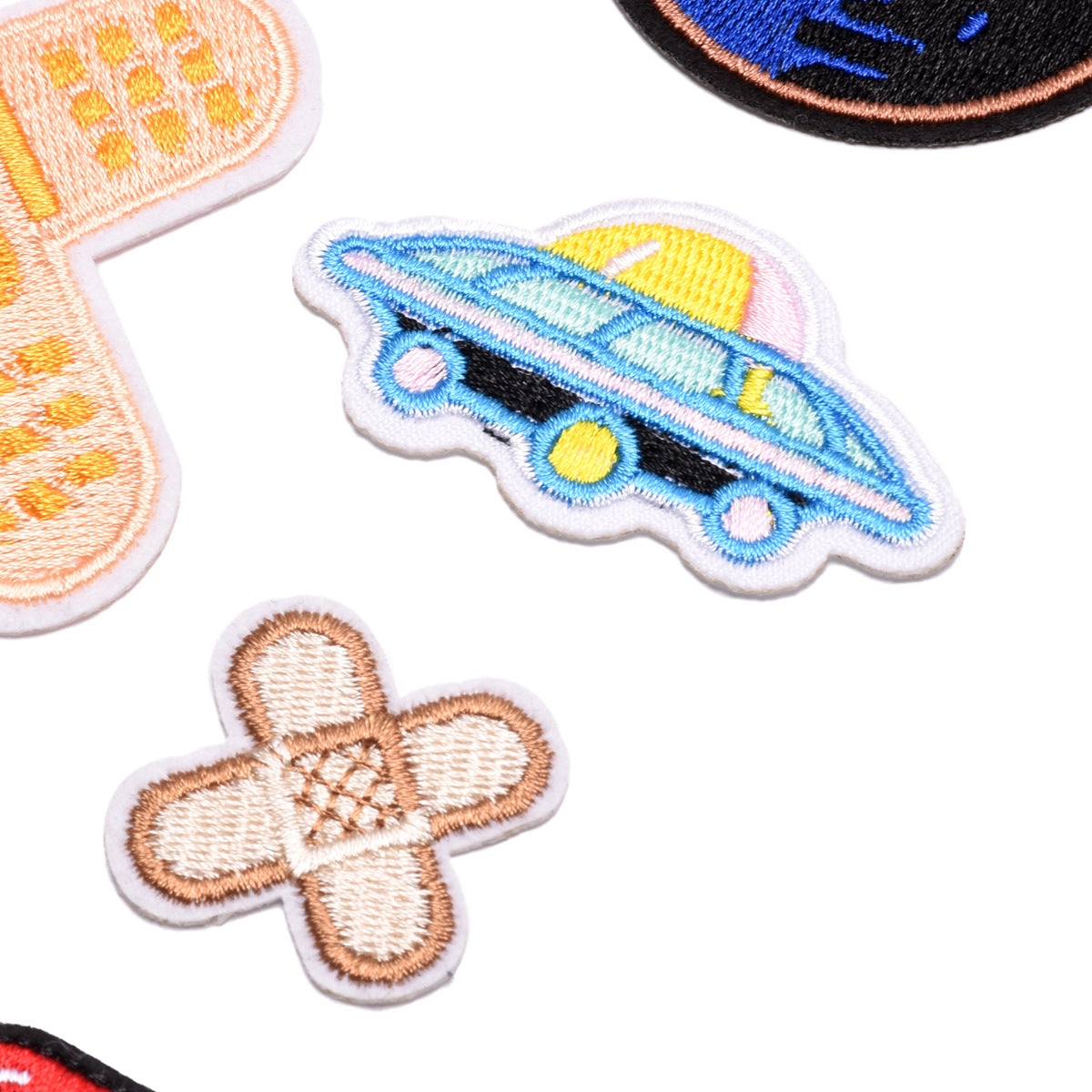 Wholesale Cartoon Embroidered Cloth Patches For Clothing 10 Styles Sew On Labels DIY Fashion Accessory For Everyday And Resale