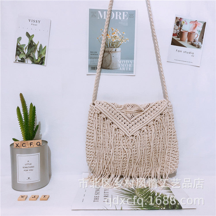 Wholesale Triangular Covered Cotton Tassel Shoulder Straw Woven Bag