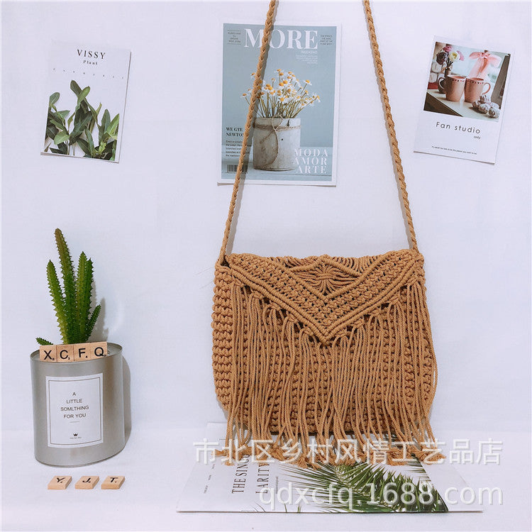 Wholesale Triangular Covered Cotton Tassel Shoulder Straw Woven Bag
