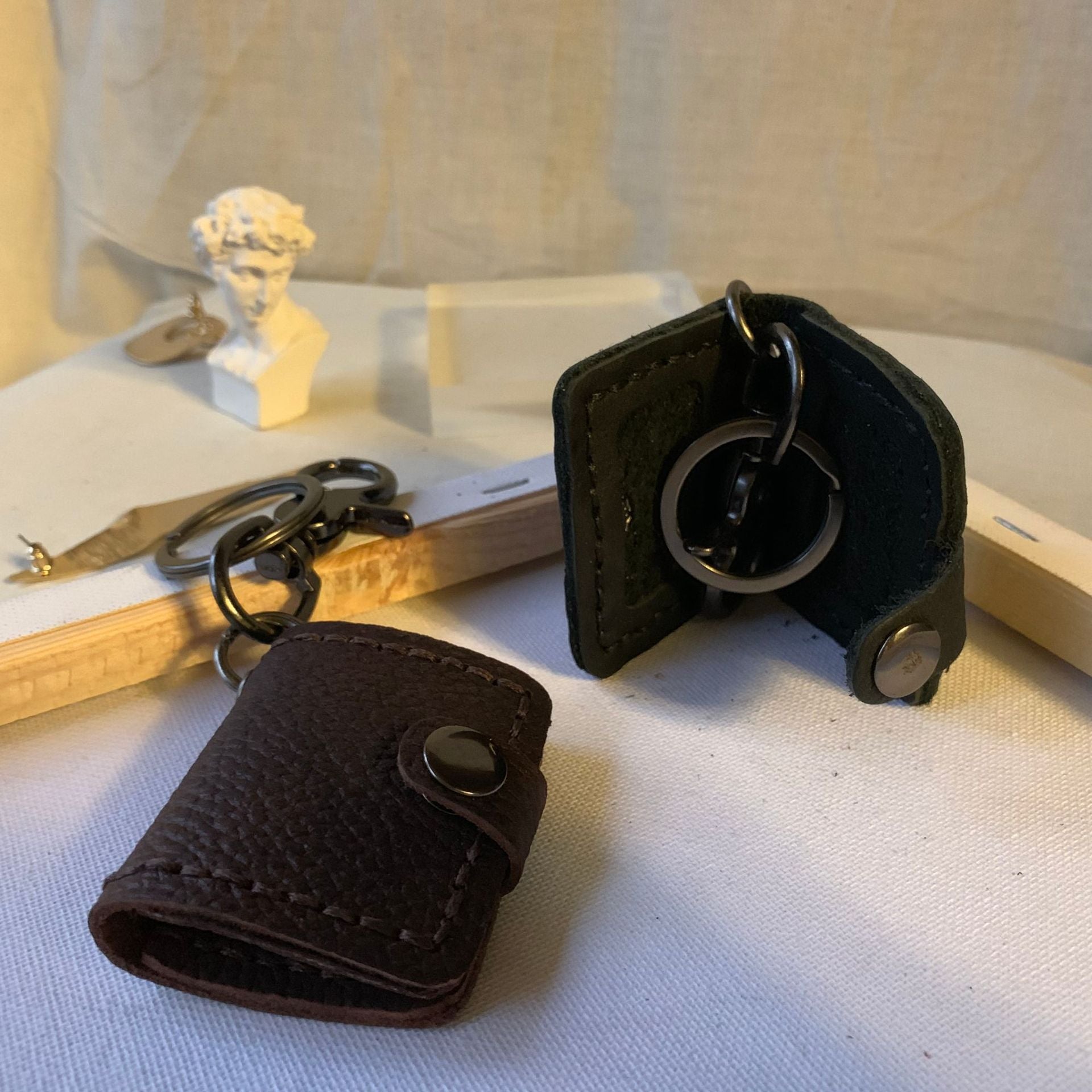 Wholesale Genuine Leather Mini Photo Frame Keychains