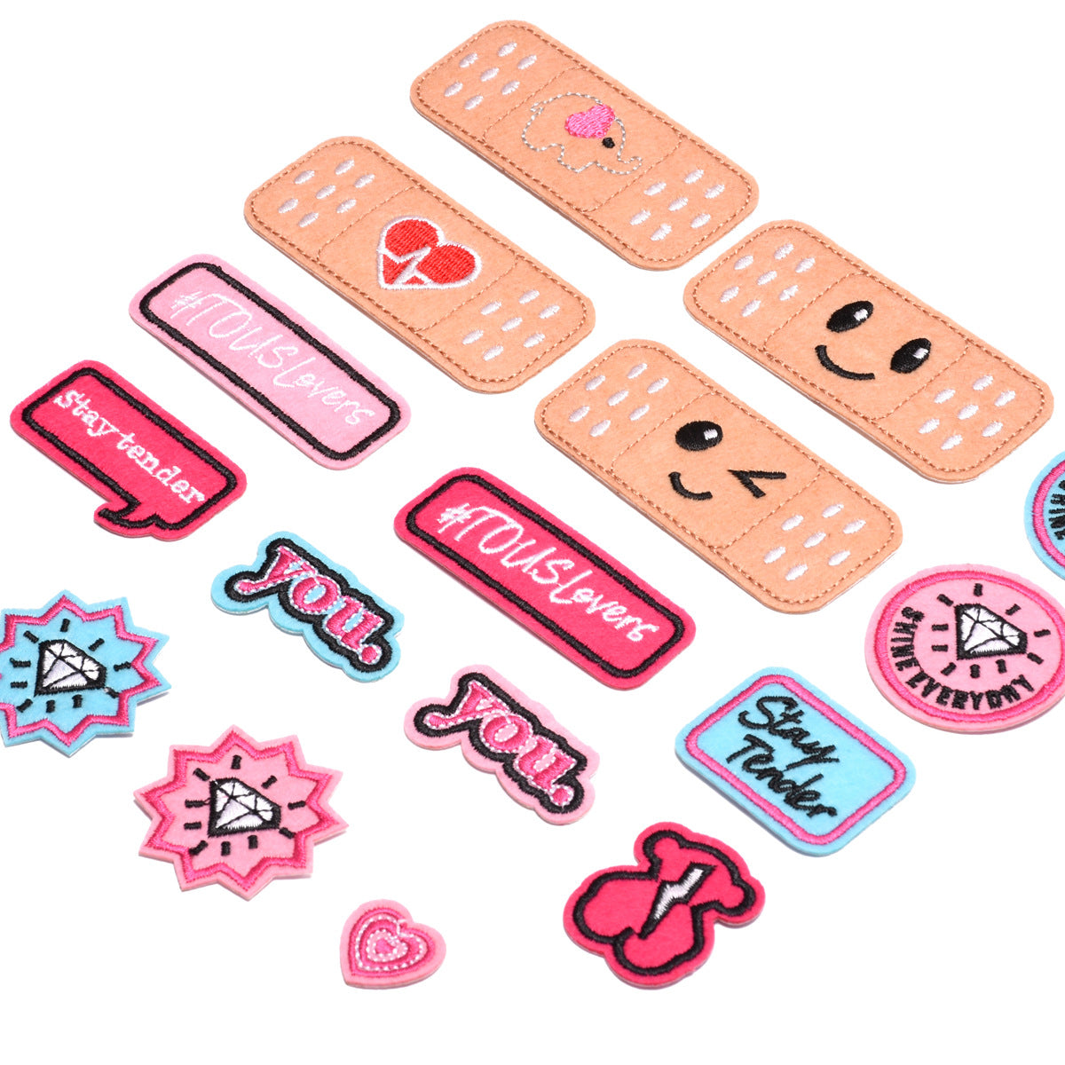 Wholesale 17Pcs Embroidered Iron On Patches Set Felt Twill Campus Style Badge Appliques DIY Clothing Accessory Boutique Gift Resale