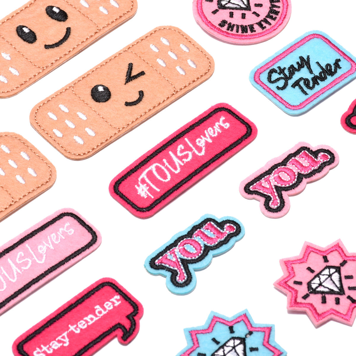 Wholesale 17Pcs Embroidered Iron On Patches Set Felt Twill Campus Style Badge Appliques DIY Clothing Accessory Boutique Gift Resale