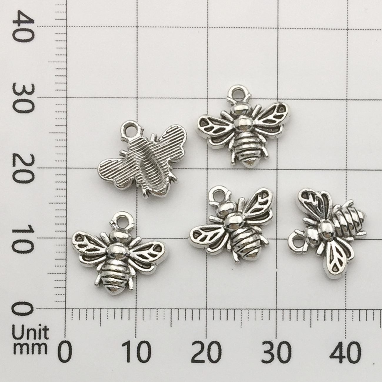 Wholesale  10pcsVintage Alloy Tibetan Silver Bee Pendant Pendant Cartoon Accessories