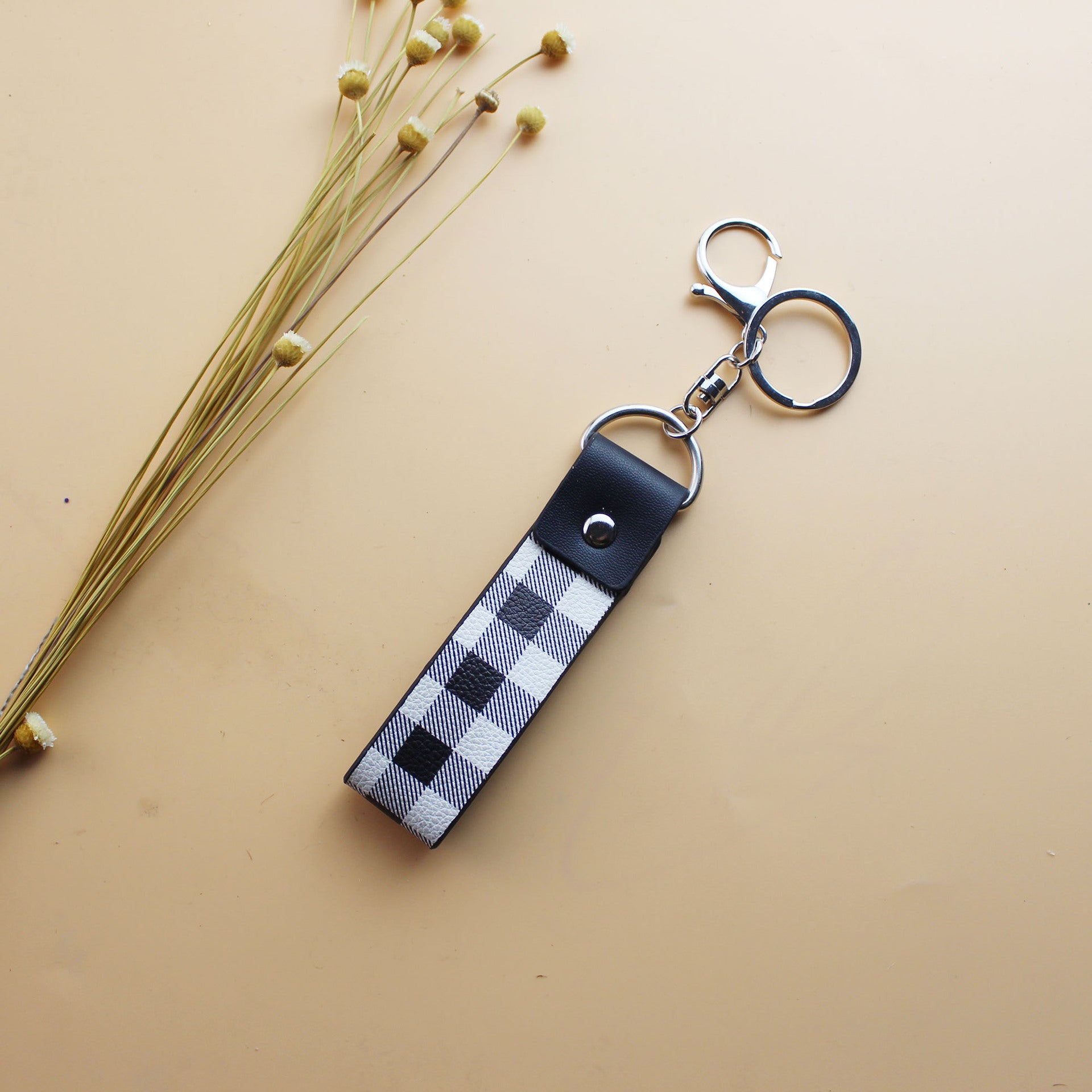 Wholesale Love Leather Keychain