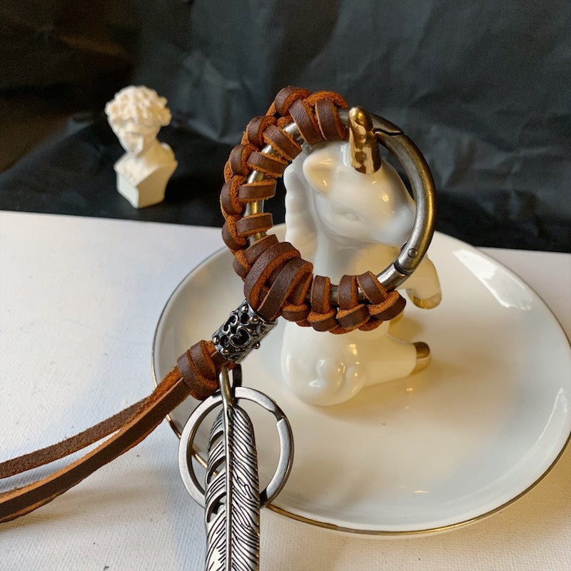 Wholesale Cowhide Woven Leaf Metal Keychains