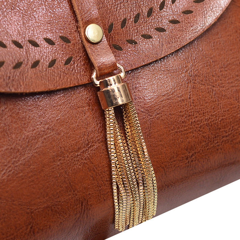 Wholesale Vintage Style Shell Tassel PU Shoulder Bag