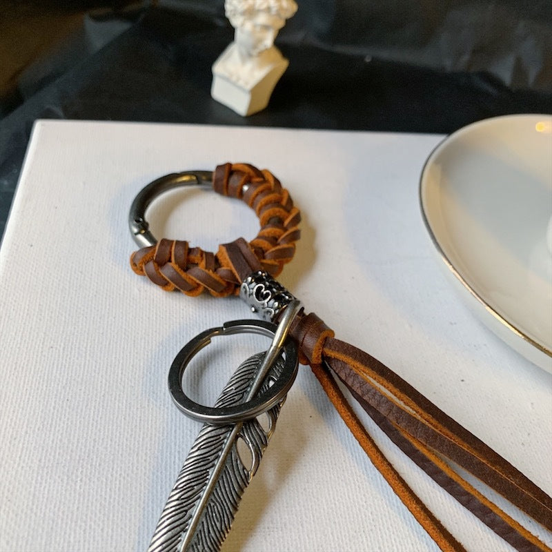 Wholesale Cowhide Woven Leaf Metal Keychains