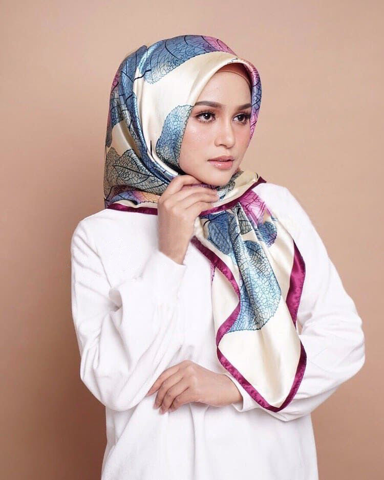 Wholesale Chain Printed Imitation Silk Scarf