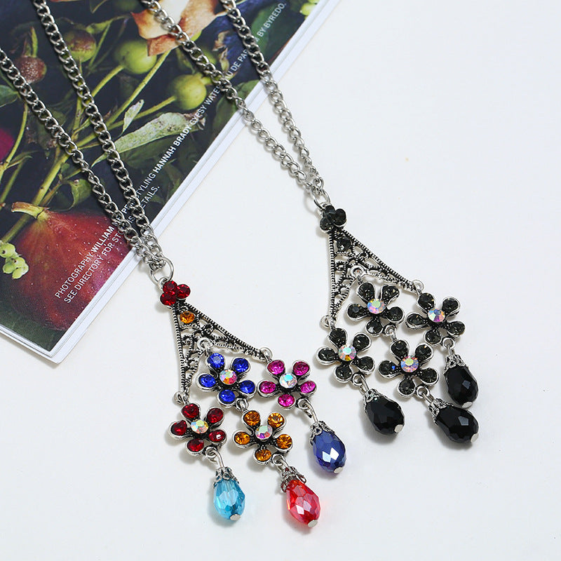 Wholesale Exaggerated diamond-inlaid hollow floral crystal tassel necklace vintage choker