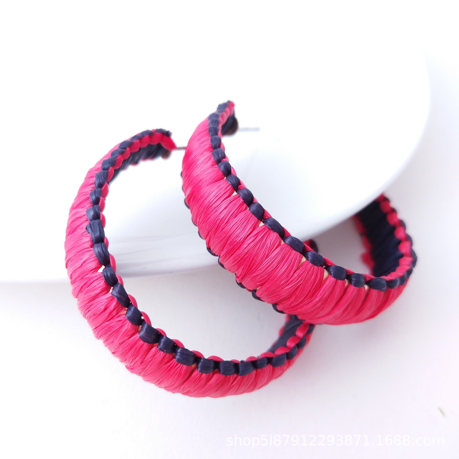 Wholesale Fashionable C-shaped Hand-woven Raffia Earrings