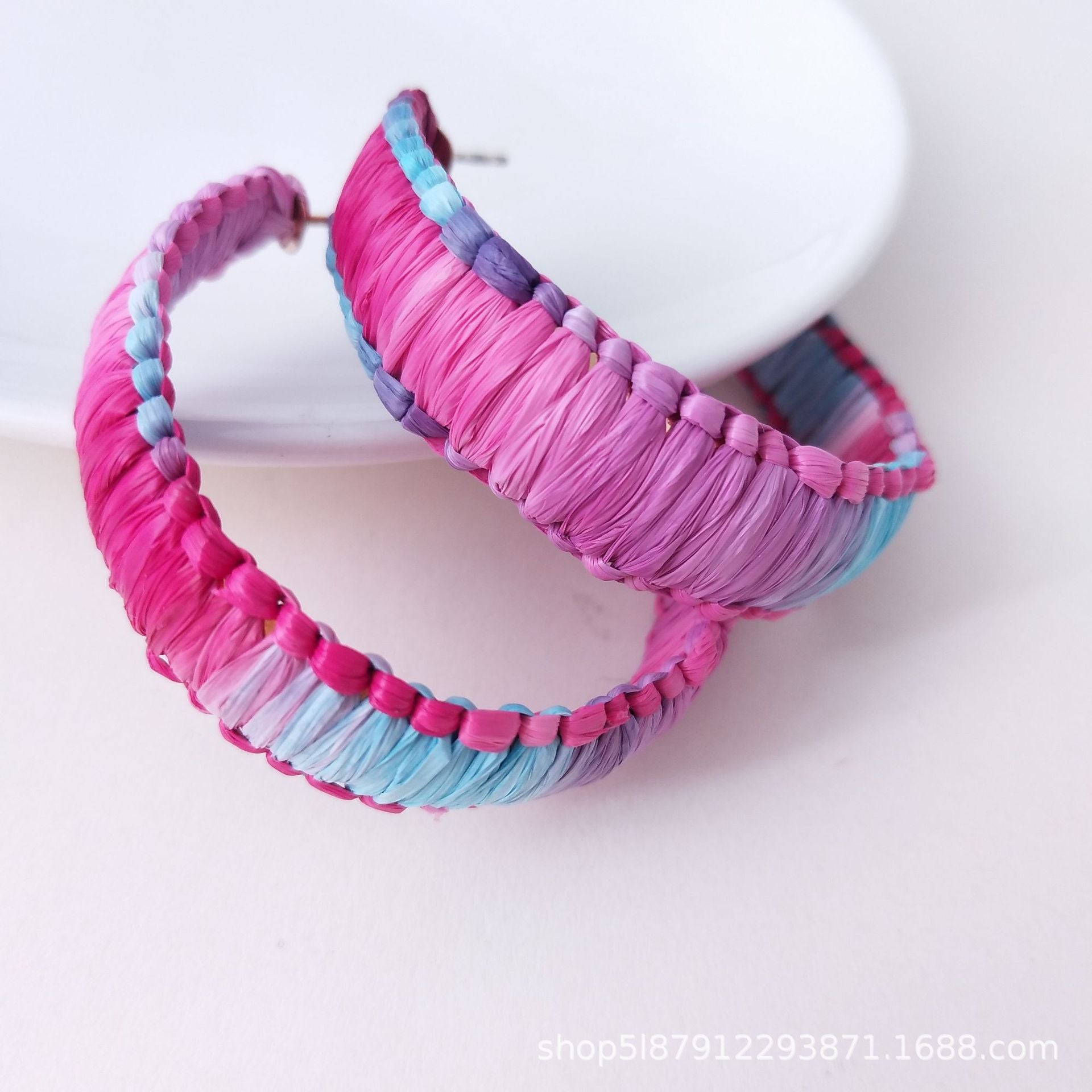 Wholesale Fashionable C-shaped Hand-woven Raffia Earrings