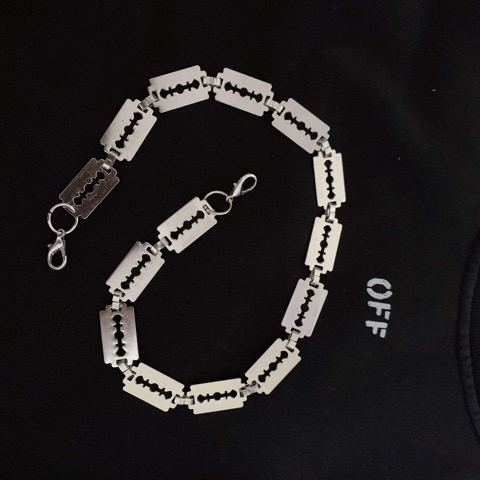 Wholesale Personalized Blade Alloy Necklaces