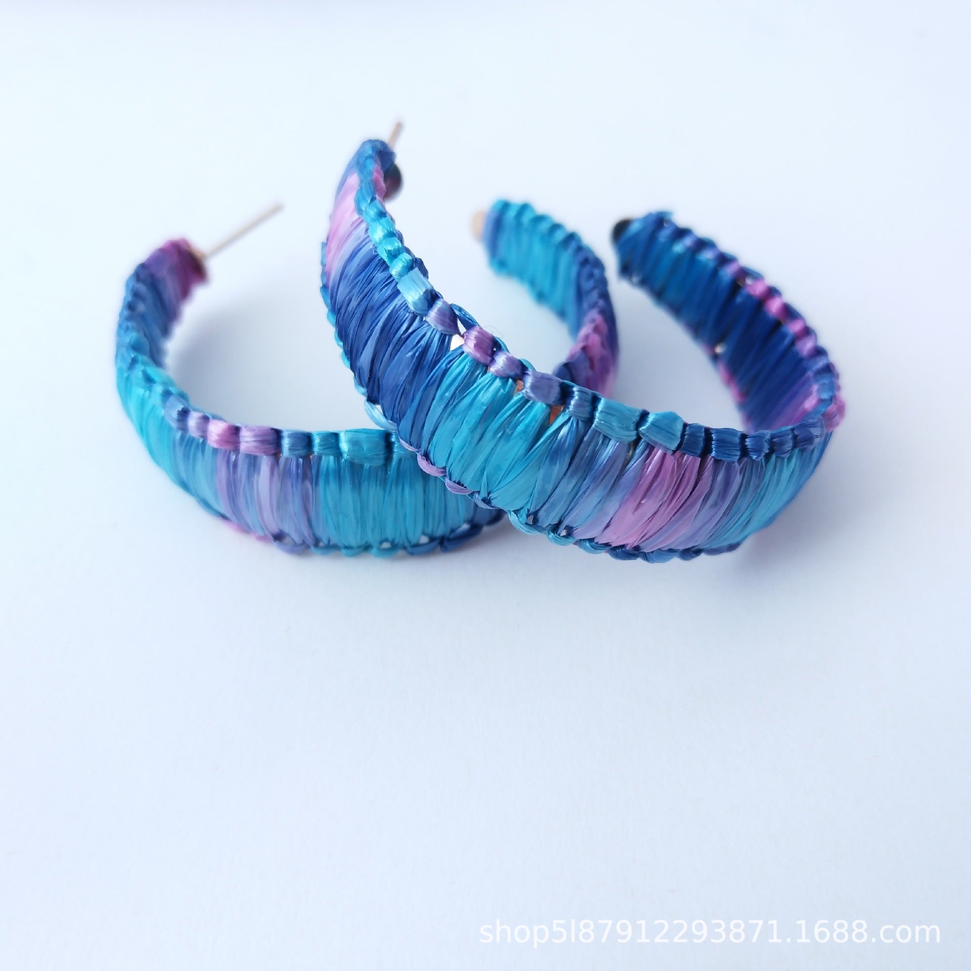 Wholesale Fashionable C-shaped Hand-woven Raffia Earrings