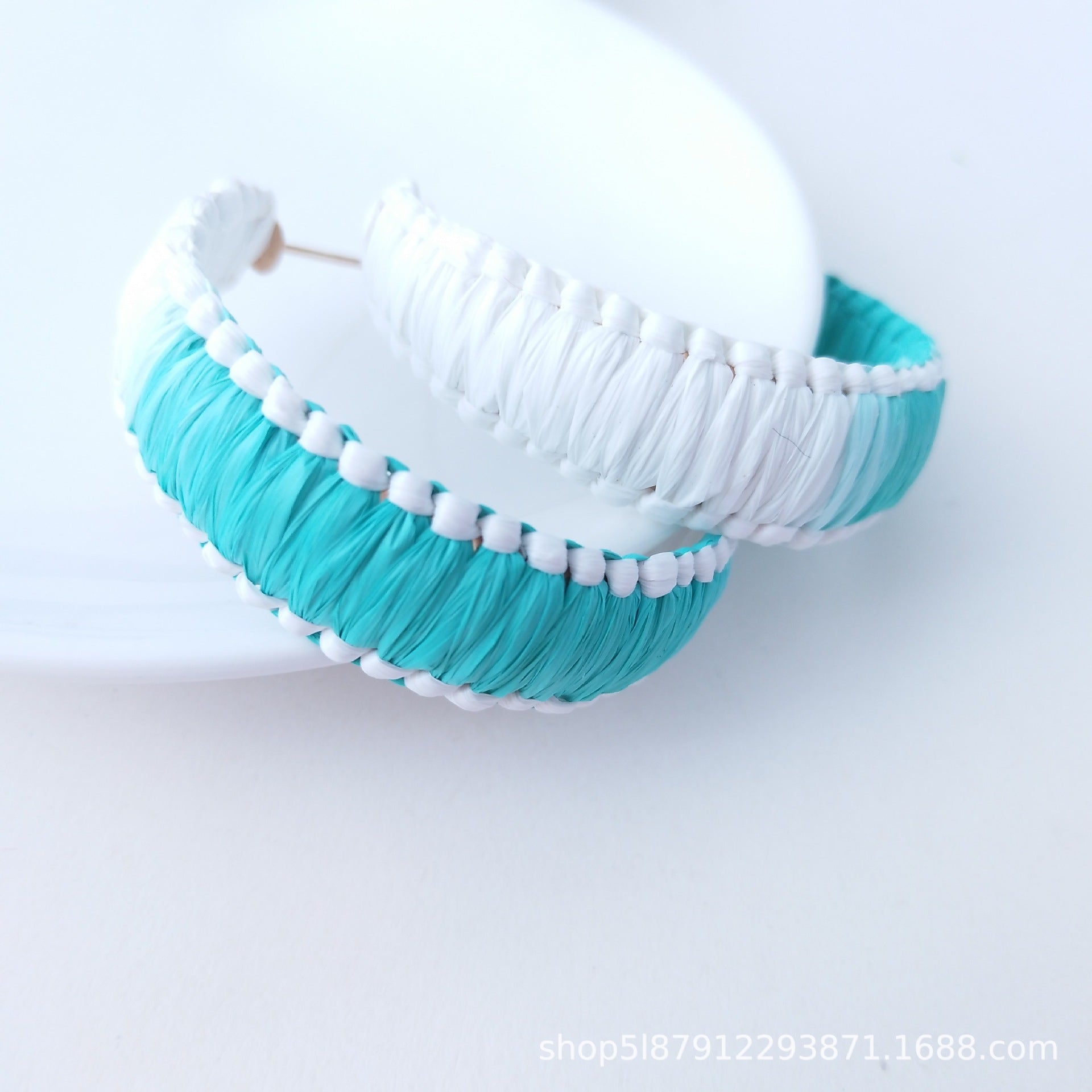 Wholesale Fashionable C-shaped Hand-woven Raffia Earrings