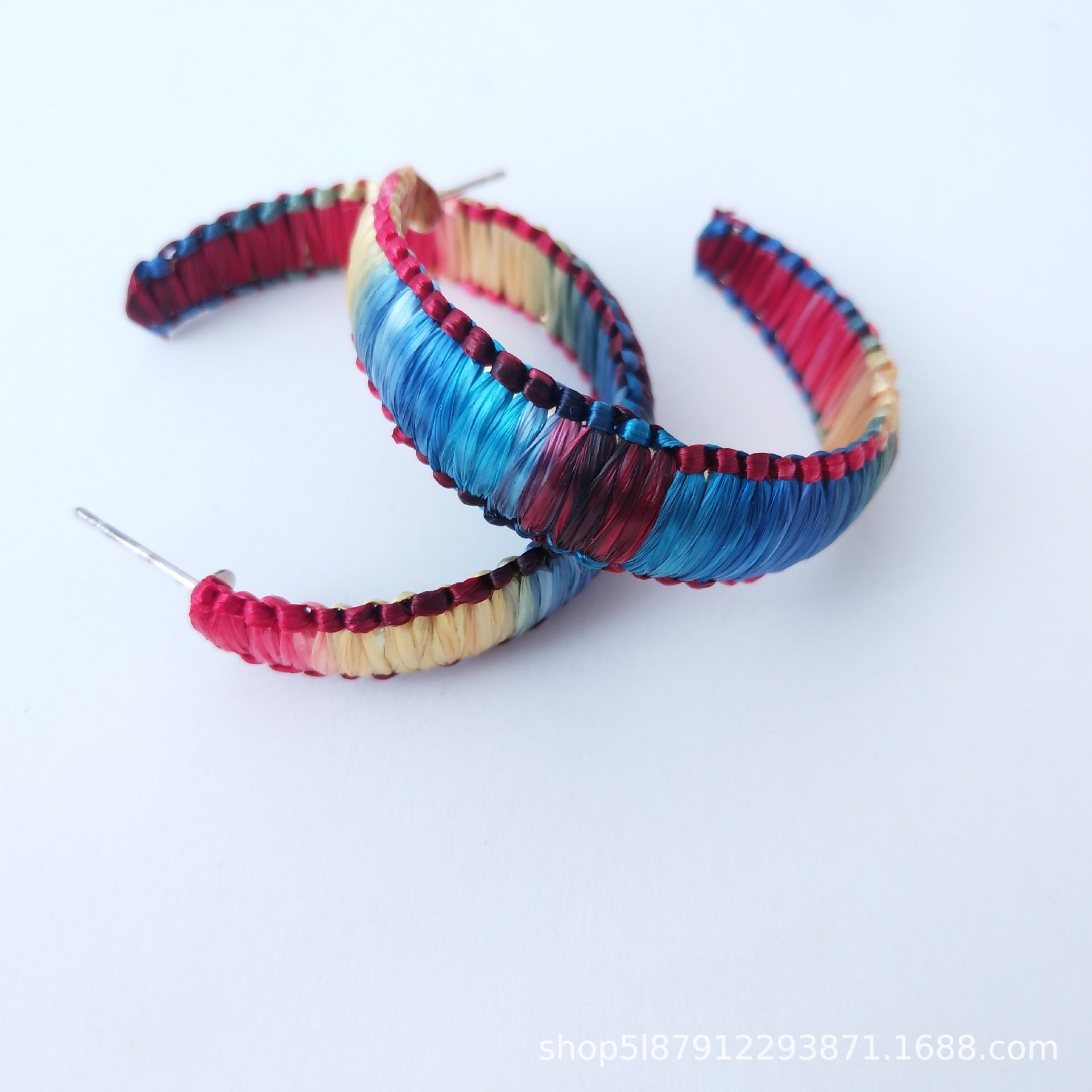 Wholesale Fashionable C-shaped Hand-woven Raffia Earrings