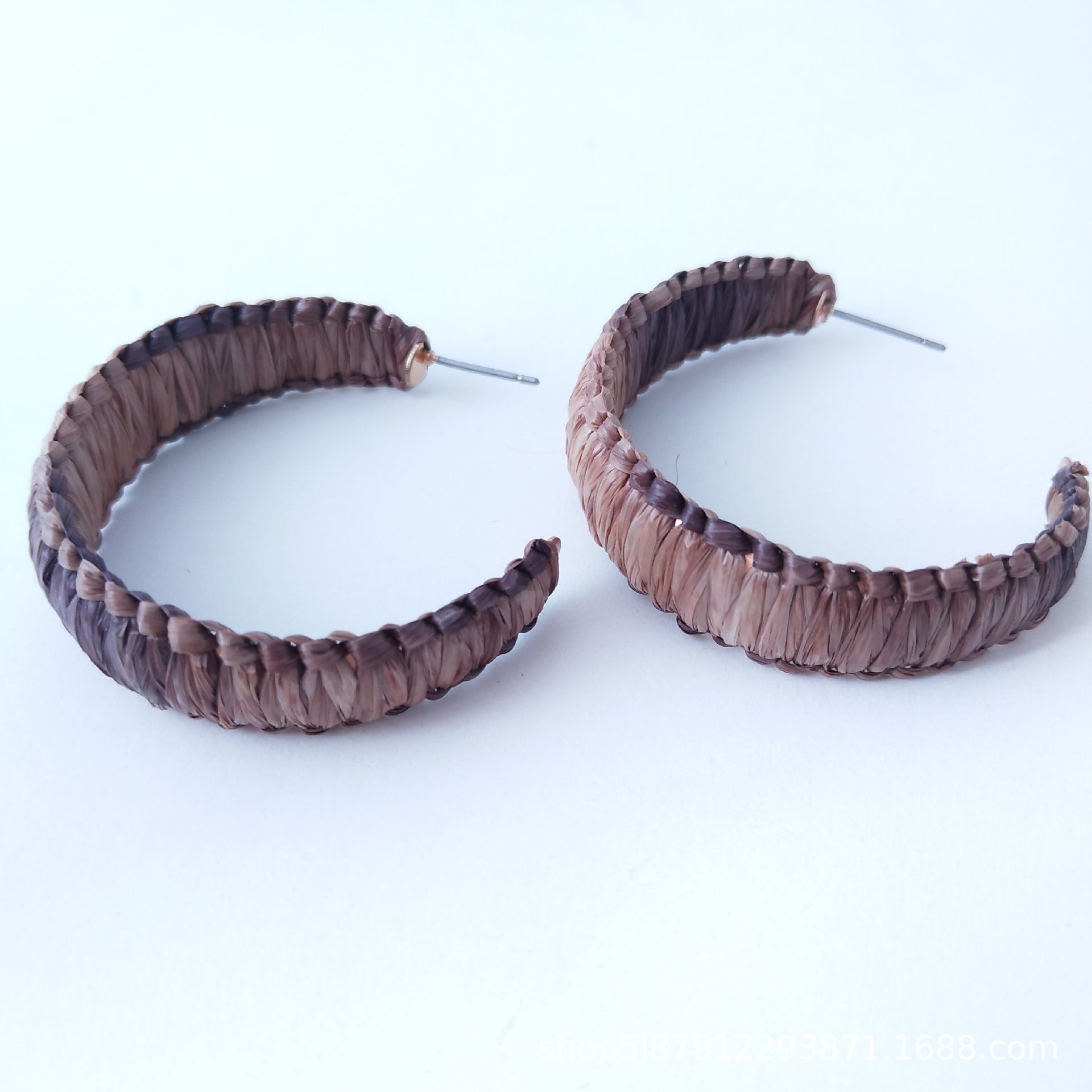 Wholesale Fashionable C-shaped Hand-woven Raffia Earrings