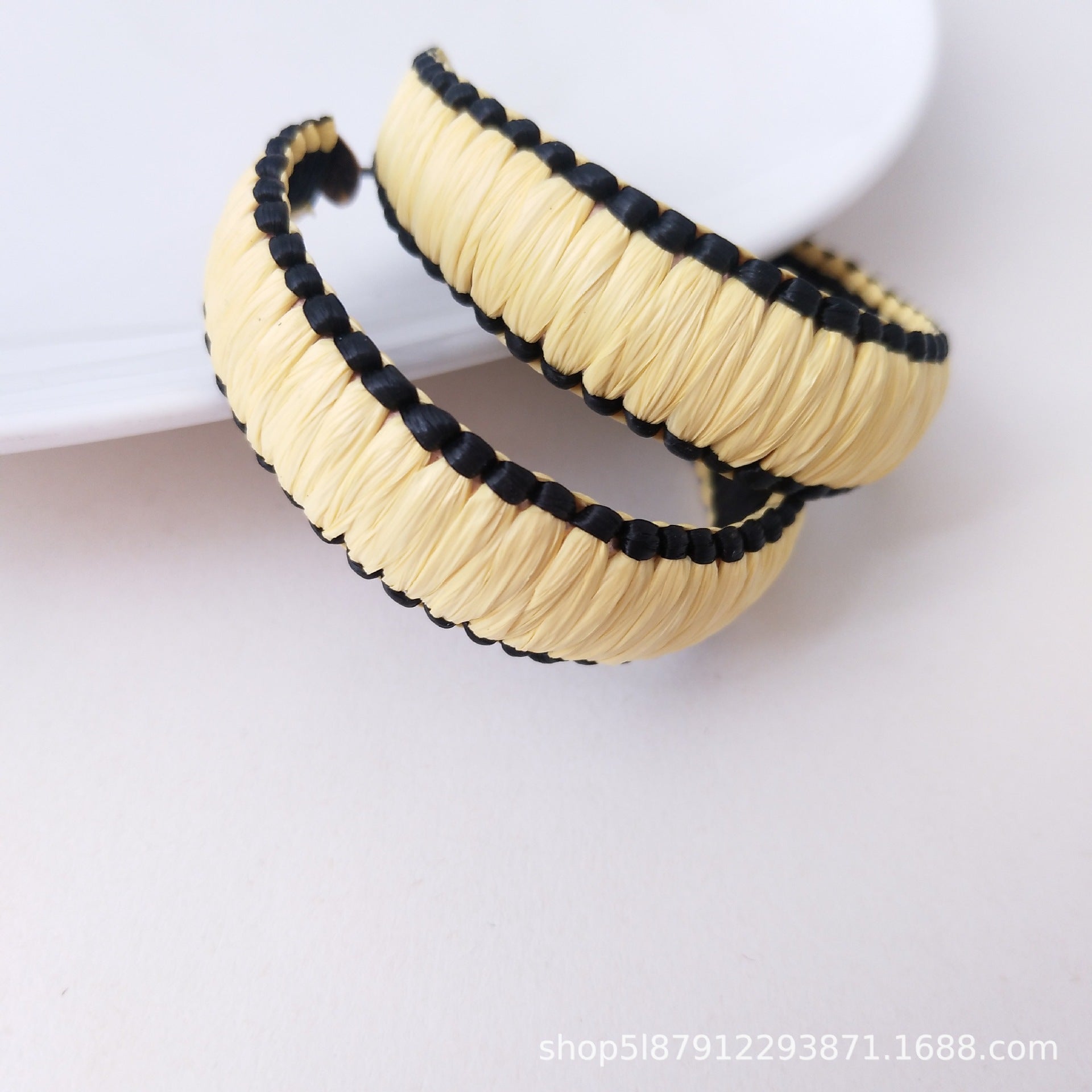 Wholesale Fashionable C-shaped Hand-woven Raffia Earrings