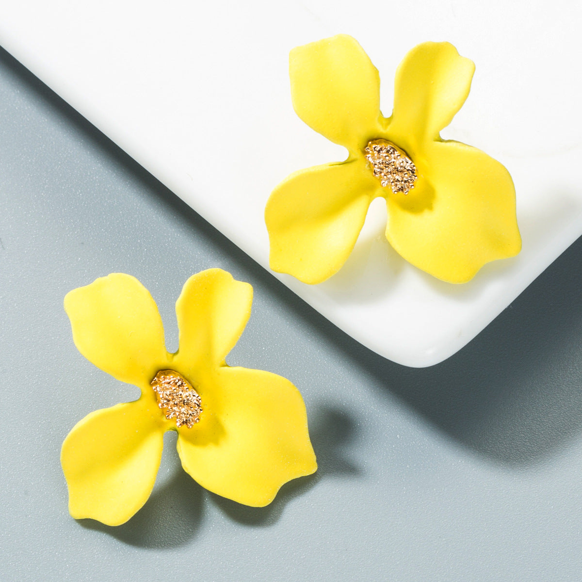 Wholesale Alloy Small Fresh Petals Earrings